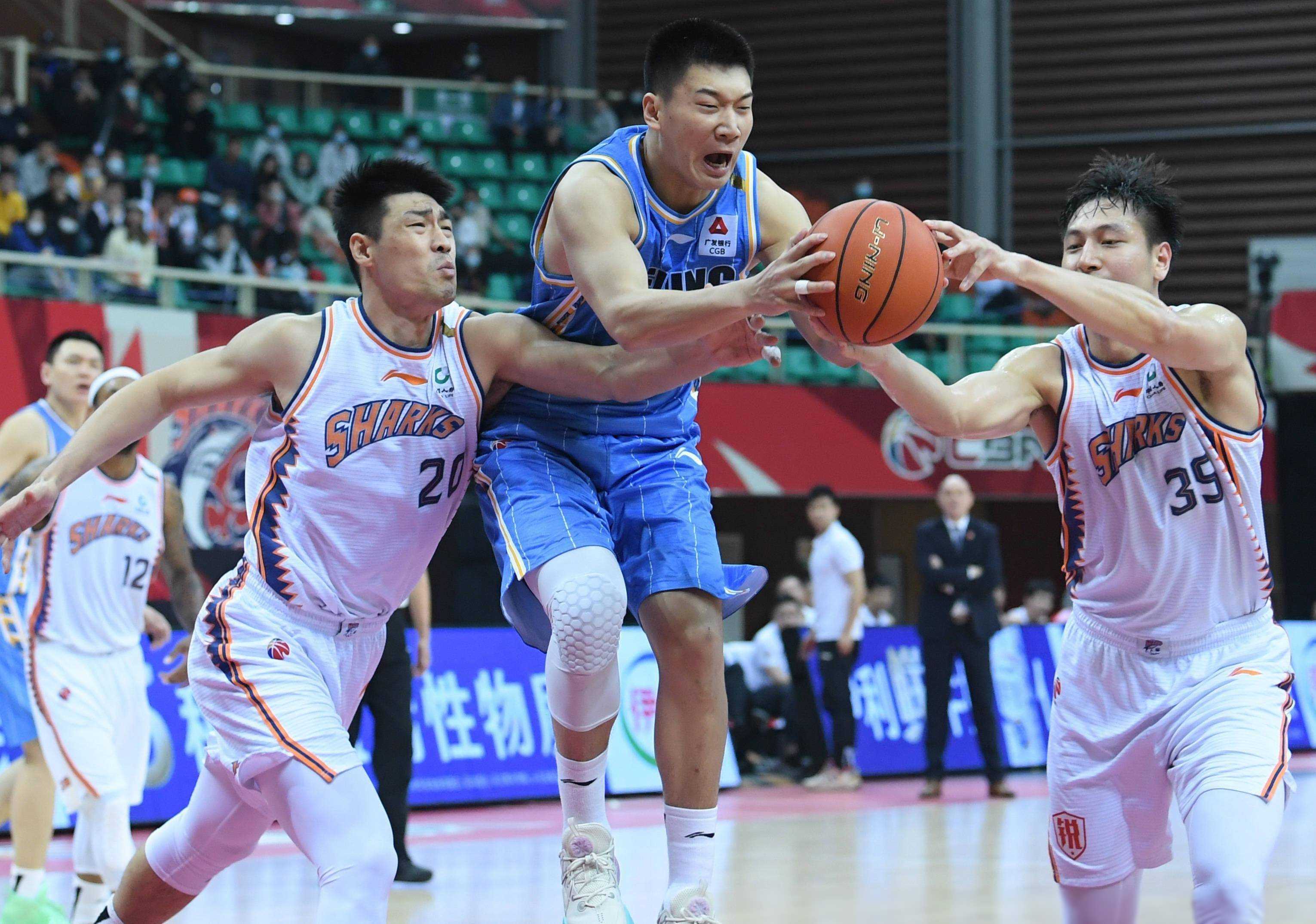 风云突变！尼斯赛后单刀错失，CBA季后赛版图或变，引发热议，临场指挥获称赞的简单介绍