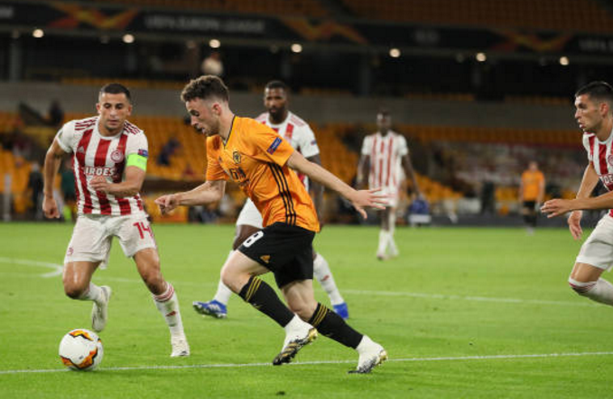 问鼎网页版 -冲刺阶段欧联焦点战；上海申花内部沟通；更衣室稳定；医务组通报恢复(根据庄家给水预测中央海岸vs上海申花比)