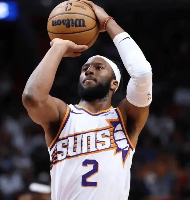 以色列北部遭50余枚火箭弹袭击 以色列北部遭50余枚火箭弹袭击