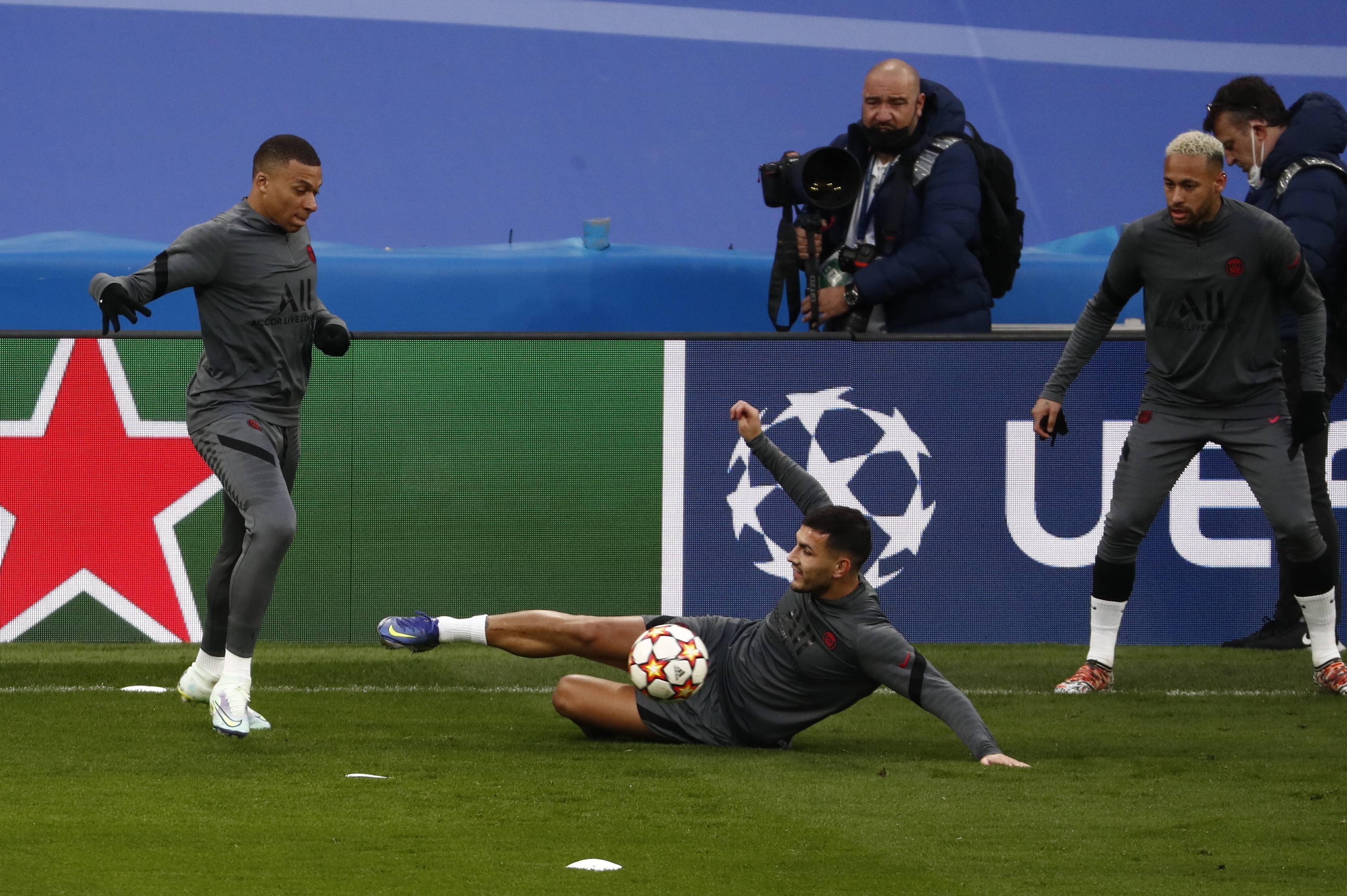 赛后费城76人备战欧冠，战术微调细节曝光，球迷炸锅，身体对抗强度拉满的简单介绍