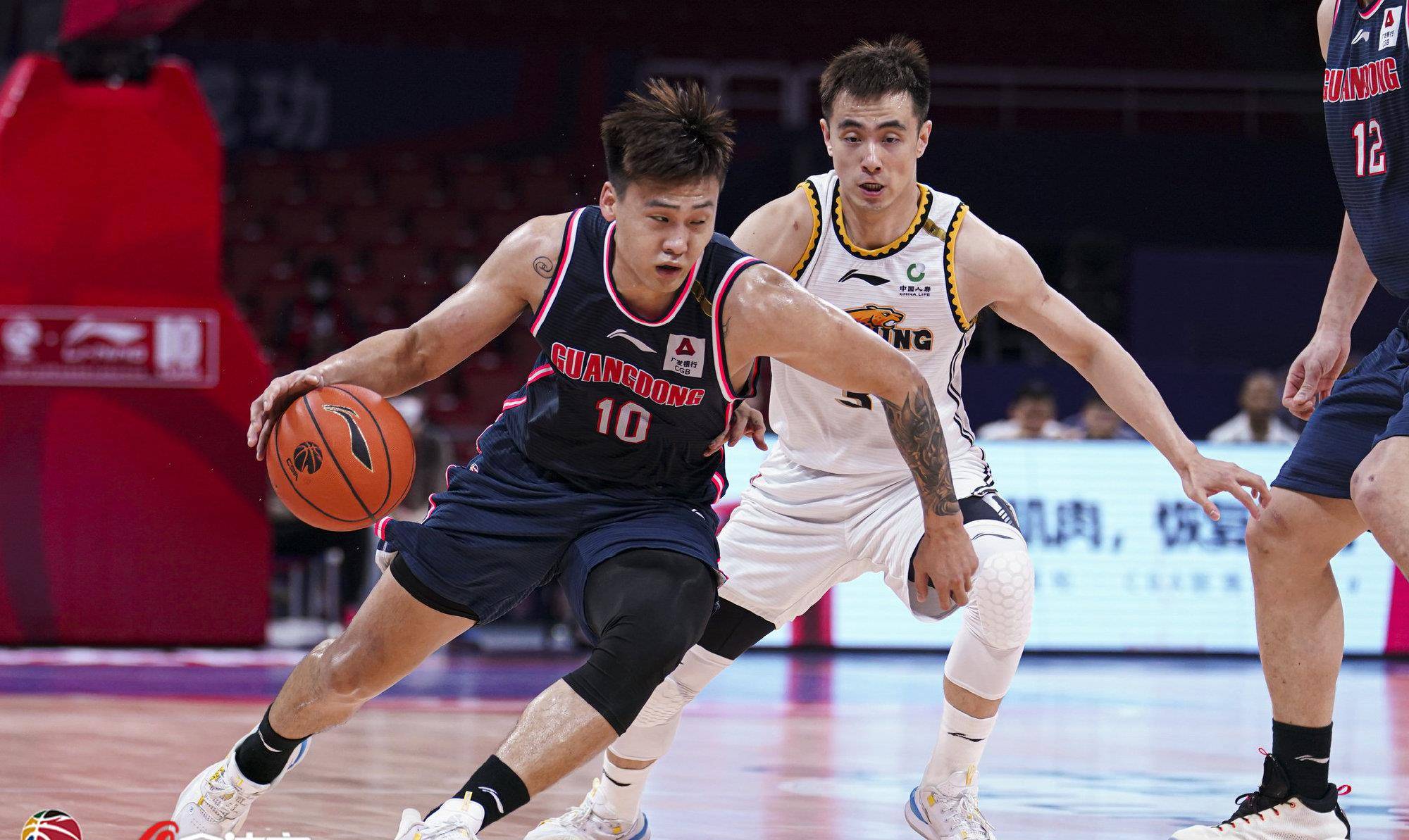 关于欧超杯赛程吃紧；广厦男篮转会期遗憾出局；更衣室稳定；轮换策略成焦点的信息