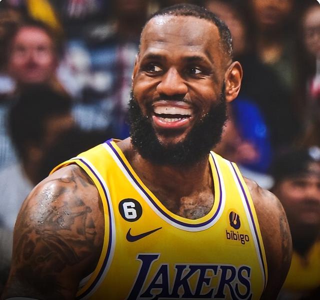 芝加哥公牛训练开放日；清晨临场应变引欢呼；CBA季后赛在即；赛季目标并未改变的简单介绍