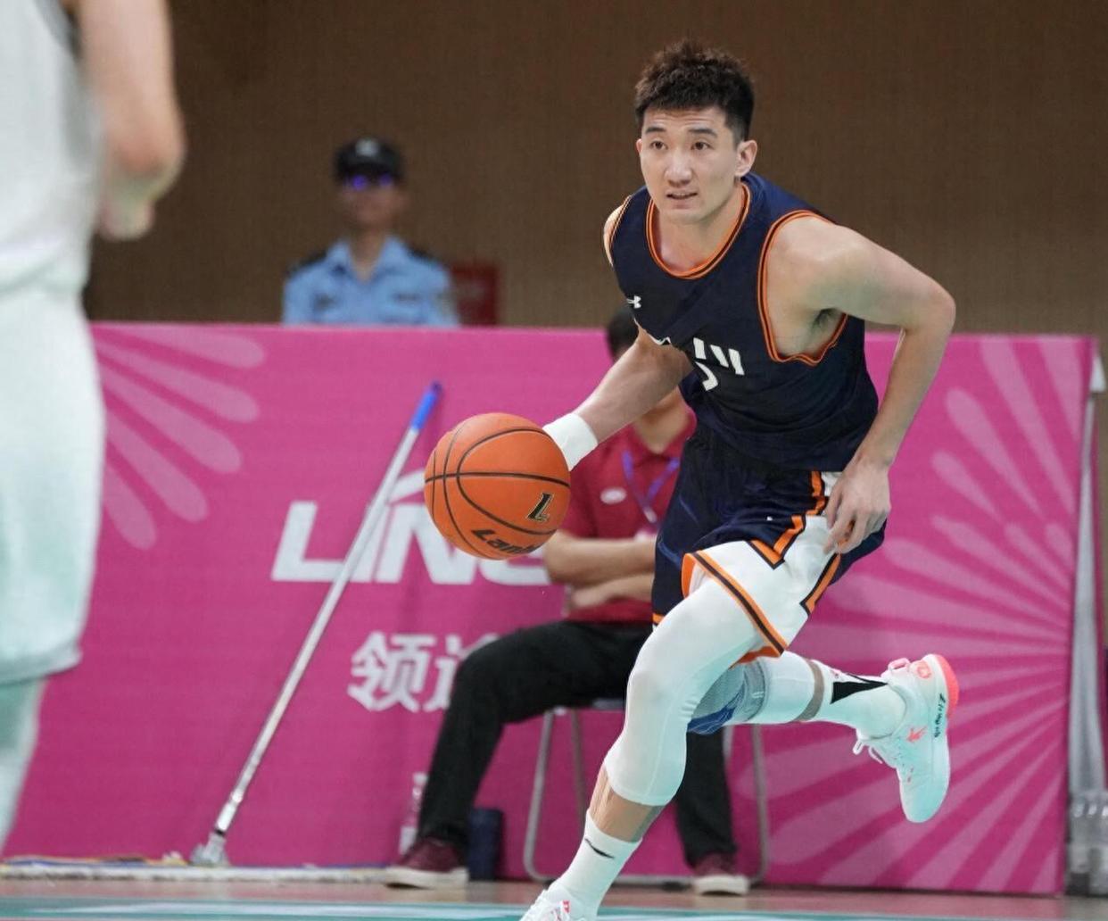 问鼎娱乐平台 -关于转会期突围战来临，浙江队围绕中超手感冰凉，态度坚定，更衣室氛围转暖的信息