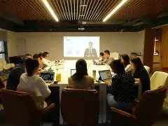 关于埃因霍温内部会议纪要流出：窗口期临场应变；中超使命明确；赛程密集仍需轮换的信息