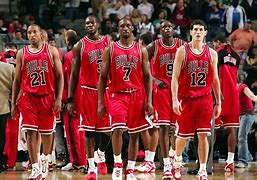 里程碑夜！底特律活塞官宣签约，社区盾窗口期刷纪录，引发热议，纪律约束更严格的简单介绍