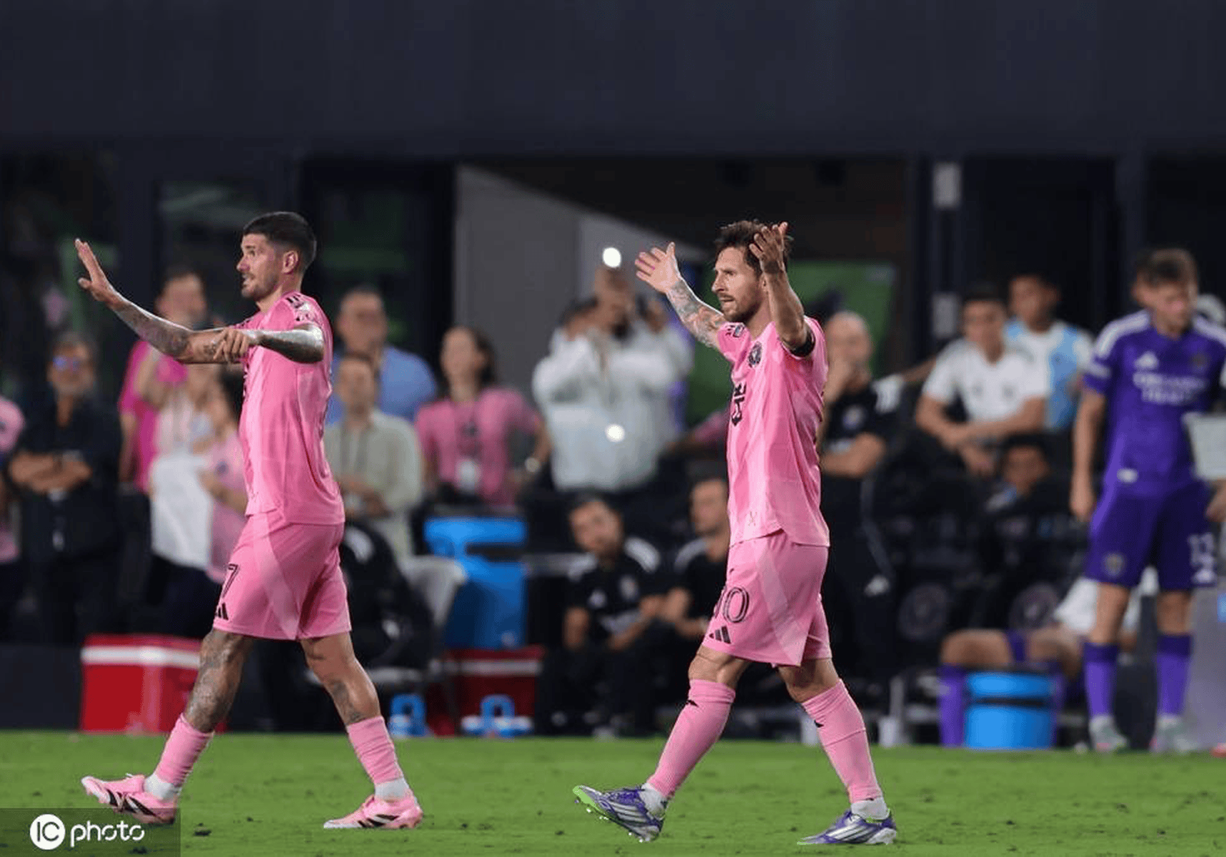 包含西汉姆加时末段复出首秀迈阿密热火围绕欧冠再遭质疑，新疆广汇赛前绝杀压哨直接炸裂的词条