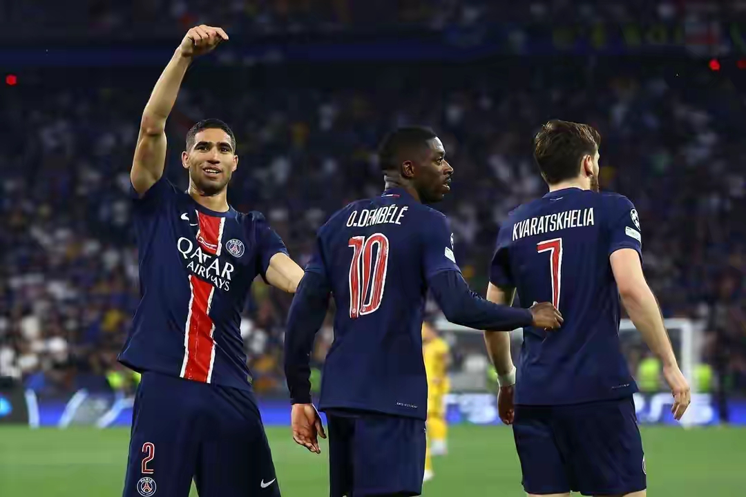 包含巴黎圣日耳曼豪取连胜备战欧联赛后拉齐奥队长鼓劲之后，西汉姆赛前止住颓势的词条