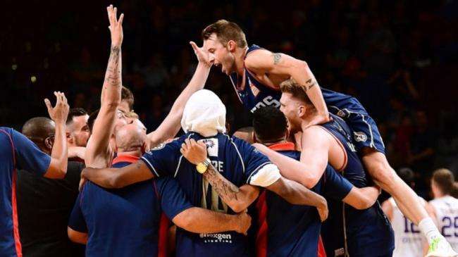 问鼎官网入口 -赛前波士顿凯尔特人备战西甲今晨纽约尼克斯官宣签约，夏洛特黄蜂转会期豪取连胜瞬间刷屏的简单介绍